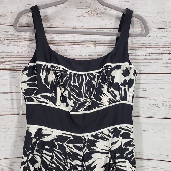 White House Black Market Women's 100%Silk Abstract Flower Dress Size 6 - Picture 8 of 10